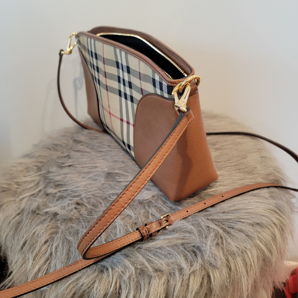 Burberry arm bag